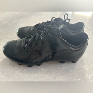 Black boys/girls Cleats
